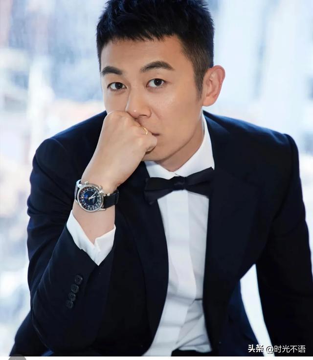 乐鱼官方-朱亚文现身上海街头被偶遇,网友:声音很好听,私服帅爆了!