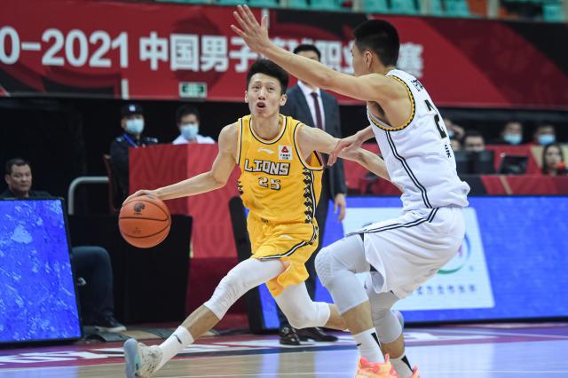 乐鱼体育官网-广厦动荡一季就这样结束 休赛期考验球队管理层