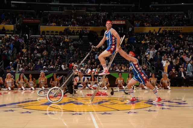 1609742598776039942.jpg nba-basketball-halftime-entertainment-006.jpg