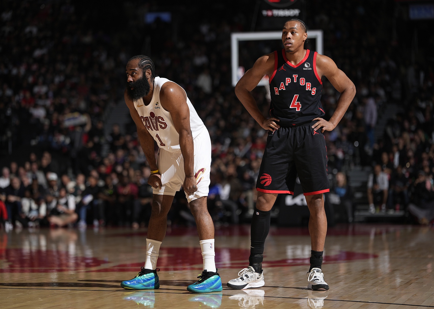 乐鱼app-巴特尔：巴恩斯砍下33分 还锁死哈登&amp;米切尔 这可没多少人能做到